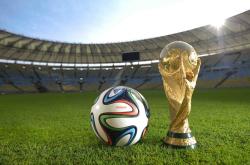 重返赛场引发热议！梅西在TL比赛中表现优异观众掌声雷动