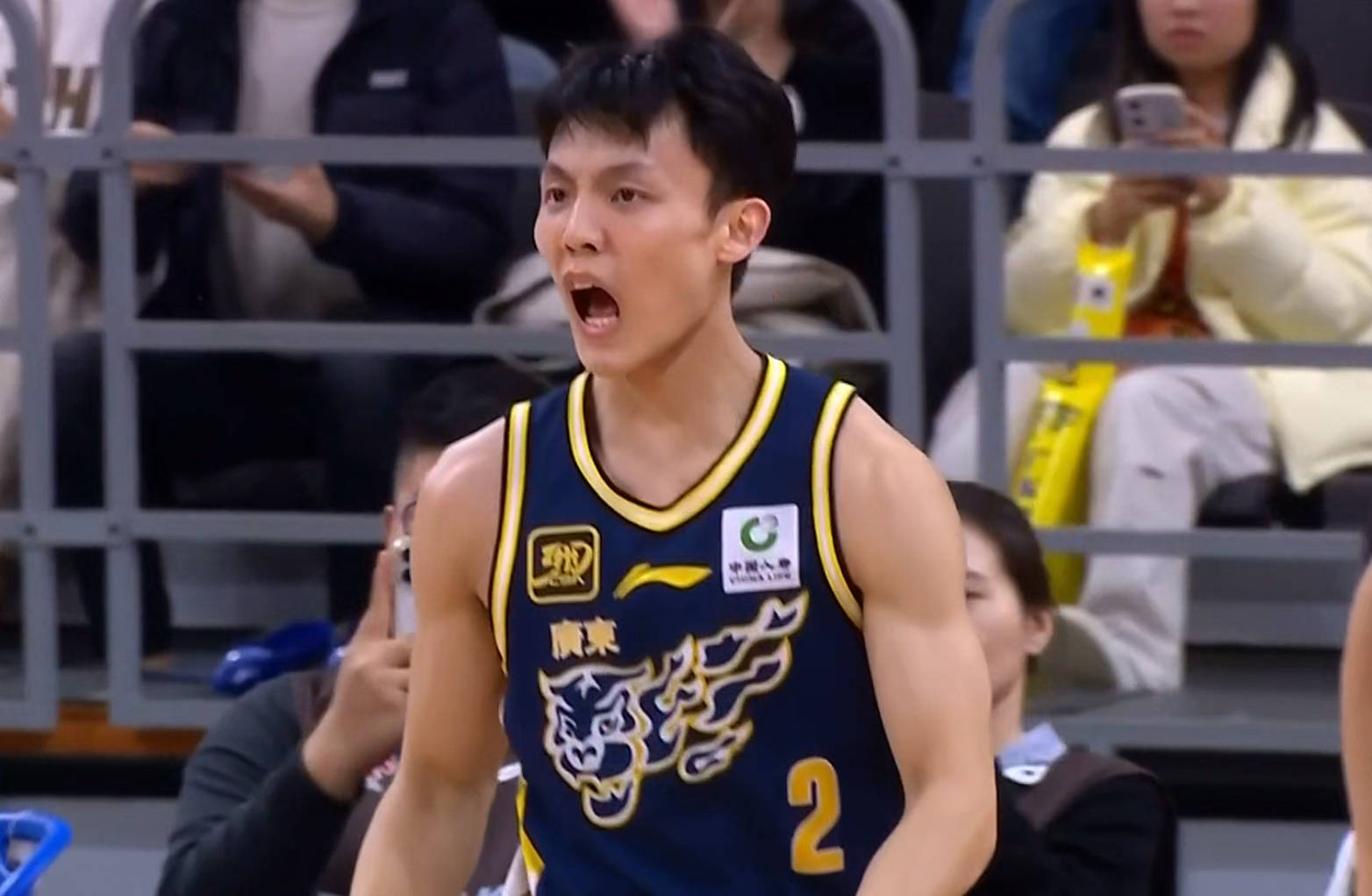  足协杯季后赛爆出冷门！热刺险胜广东男篮，争冠形势突变